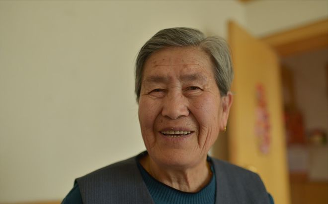 真相：有退休金比有存款的老人子女更孝顺AG旗舰厅登录首页发现一个很现实的家庭(图2)